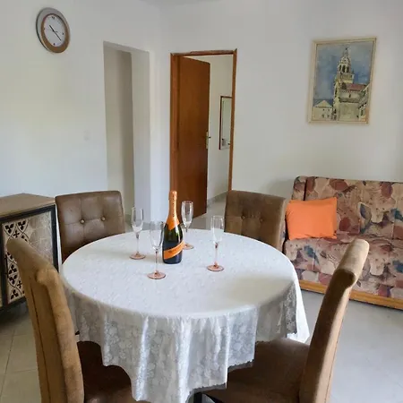 Rina 아파트 코츌라