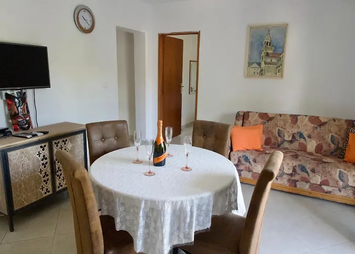 Rina 아파트 코츌라